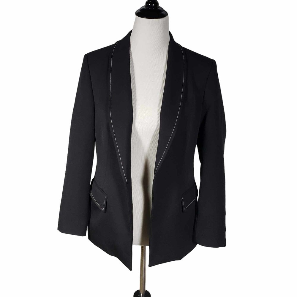 T. Tahari women's size 6 Black w/ White Thread Blazer